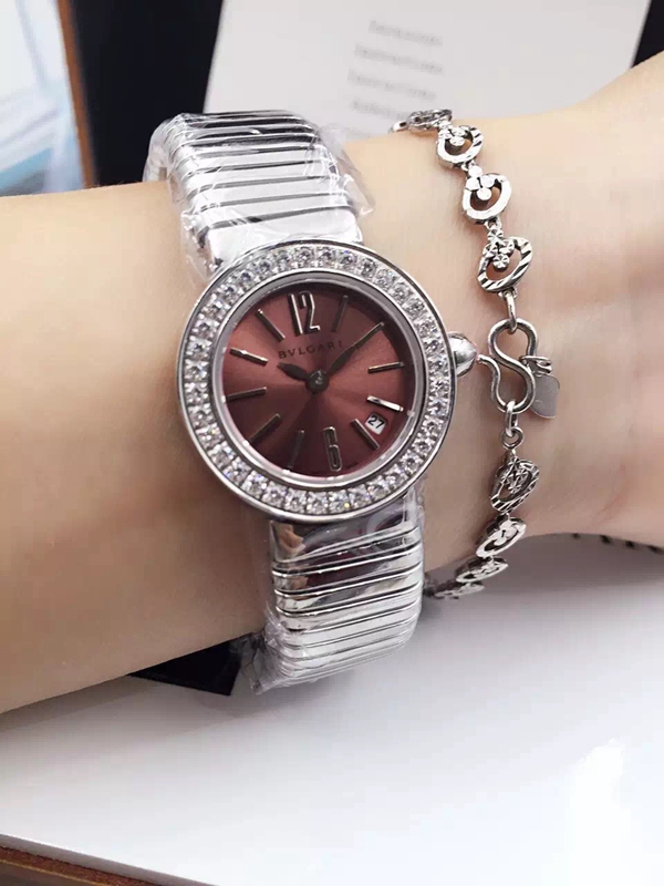 ブルガリ時計正面デザイン